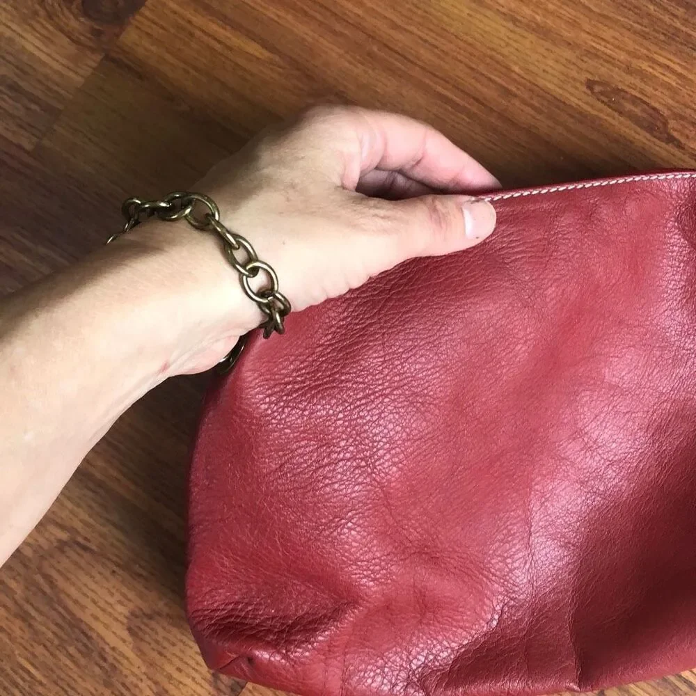 Vera Pelle Made in Italy red pebbled leather clutch handbag with Wristlet chain
